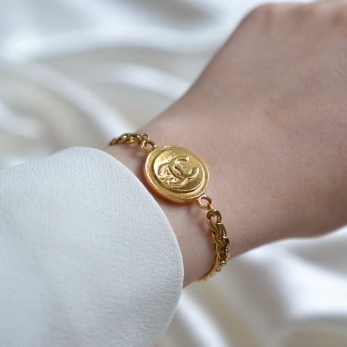 Authentic Chanel large pendant - Repurposed and converted bracelet (6.5"/16.5cm - 7.9"/20cm long)