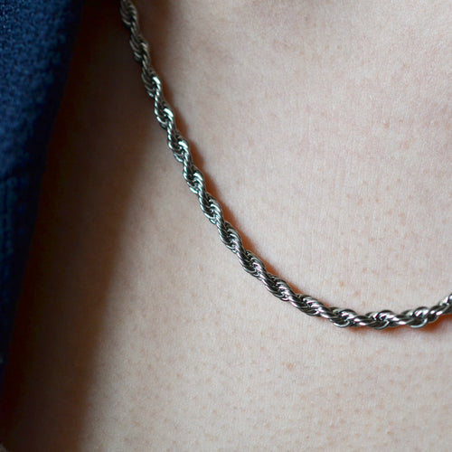 Twisted rope chain necklace (18"/45.7cm long, 3mm thick)