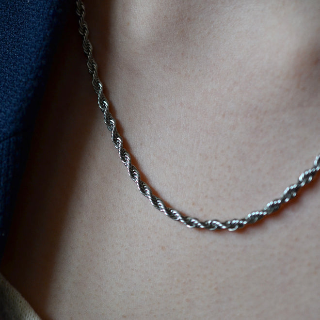 Twisted rope chain necklace (18"/45.7cm long, 3mm thick)